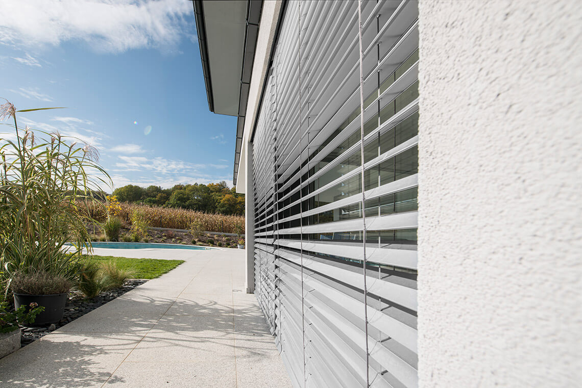 zaluzje-fasadowe-dlaczego-zaluzja-zewnetrzna.jpg